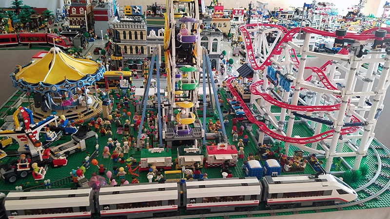 LEGO City Amusement Park in the daytime